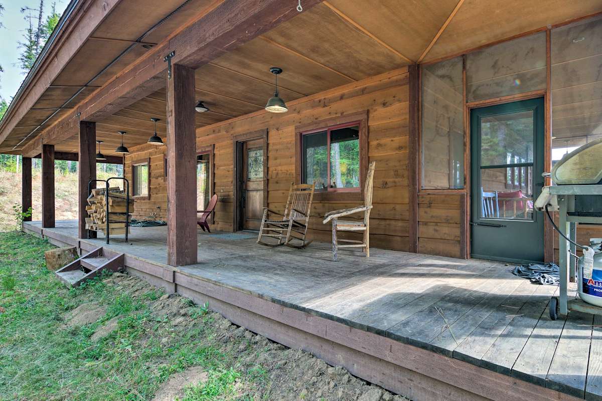 Donnelly Cabin w/Lake & Mtn View + Private Hot Tub