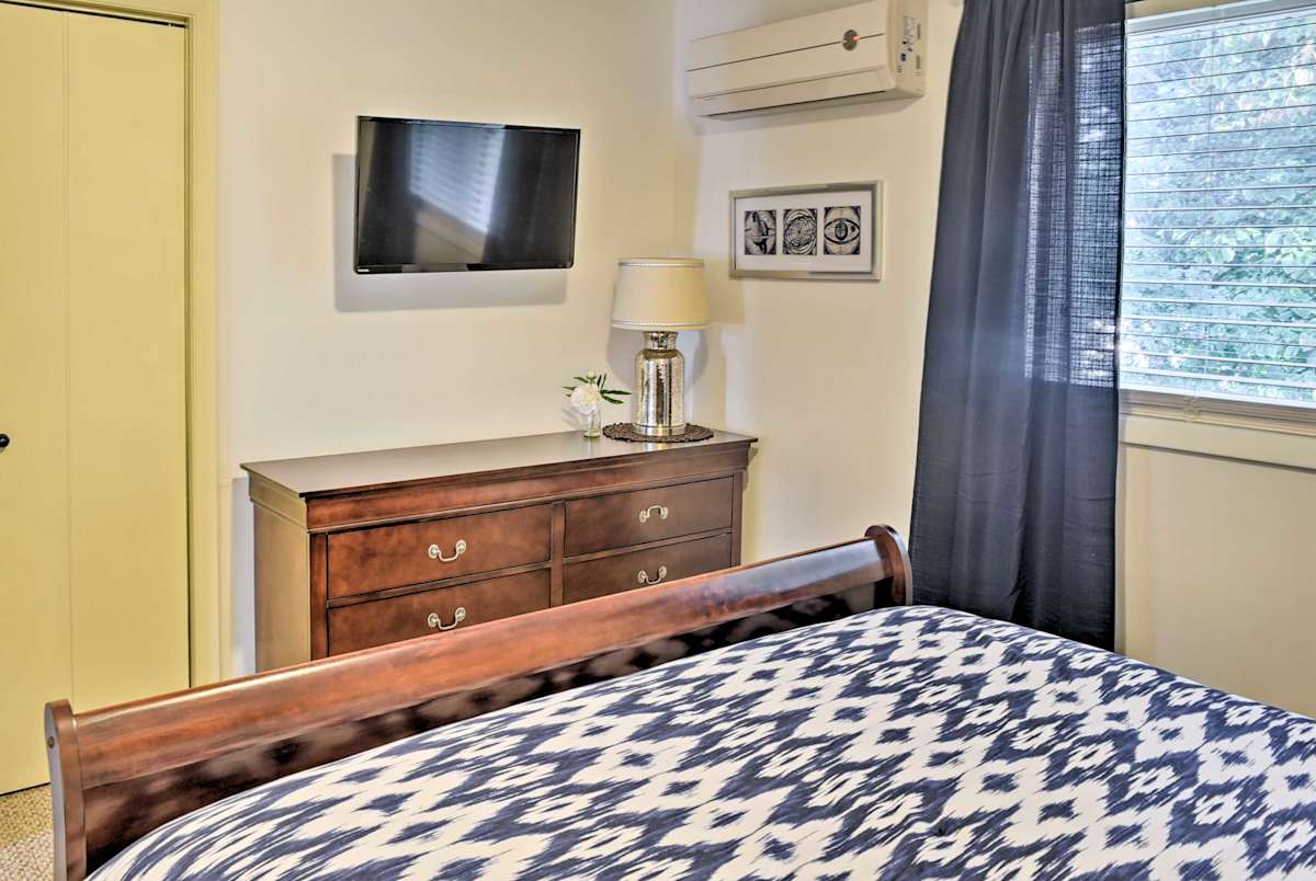 East Tawas Apartment Near Lake Huron & Downtown!