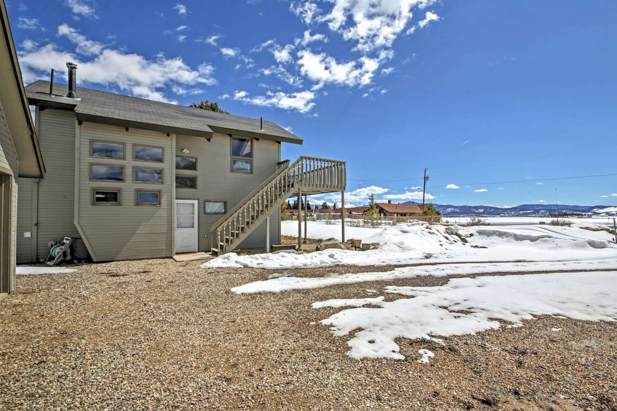 2BR Lake House + Bonus Room Steps from Lake Granby