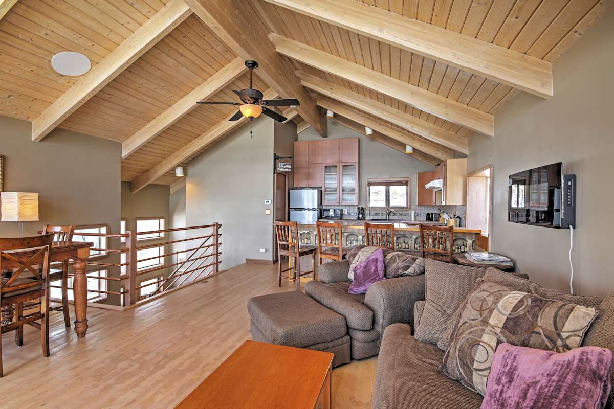 2BR Lake House + Bonus Room Steps from Lake Granby