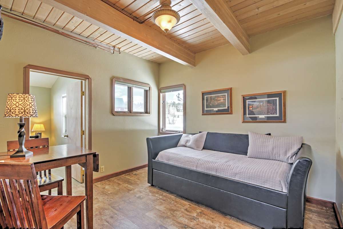 2BR Lake House + Bonus Room Steps from Lake Granby