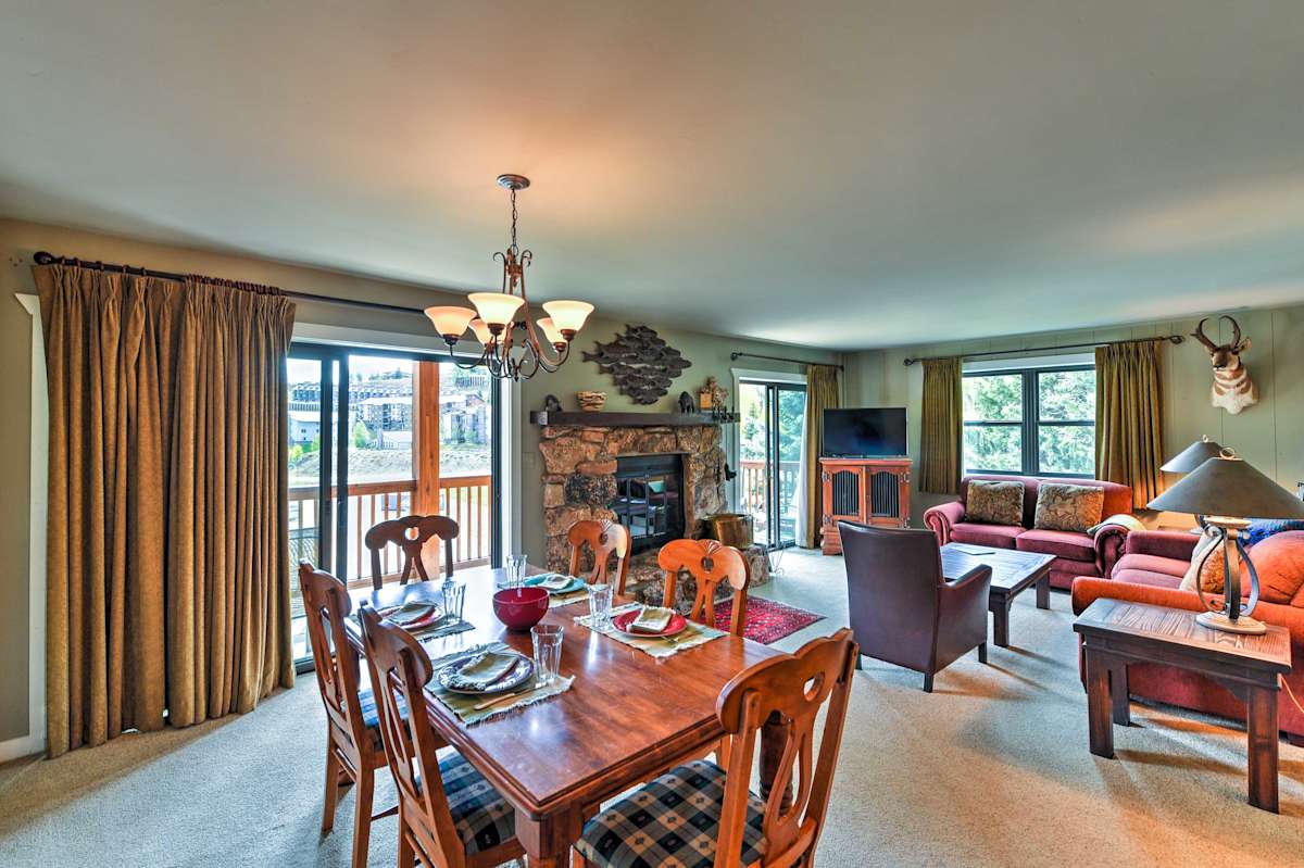 Cozy Mt. Crested Butte Condo Walk to Ski Base!