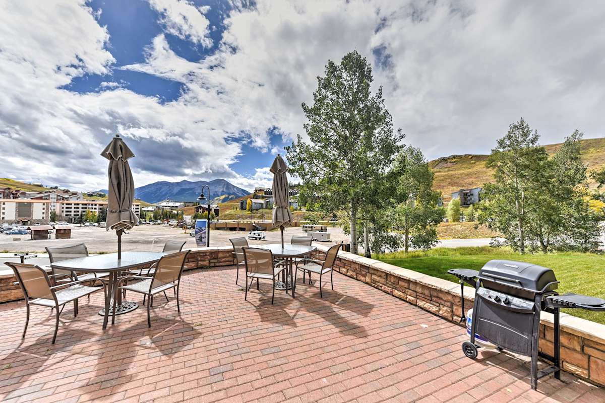 Cozy Mt. Crested Butte Condo Walk to Ski Base!