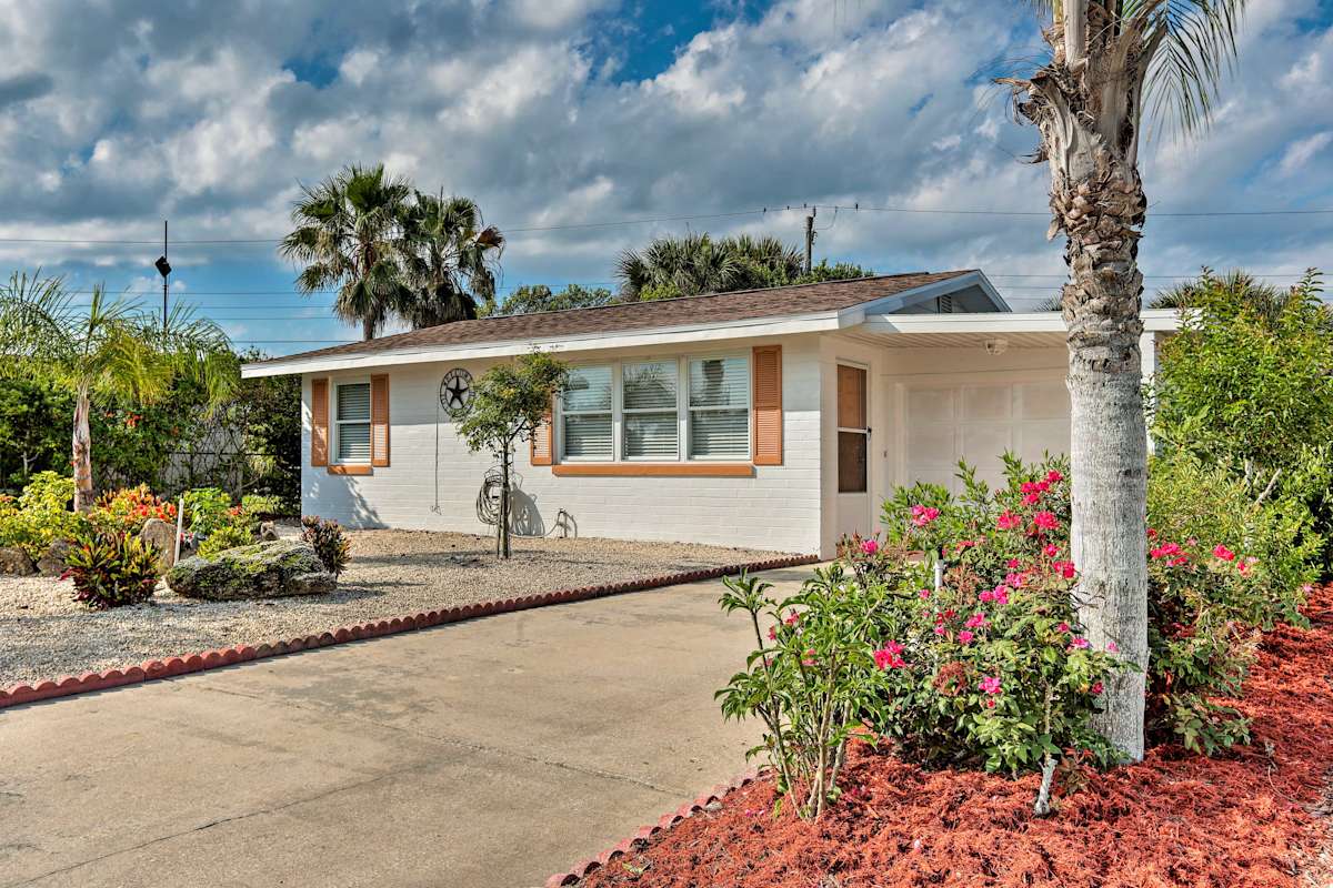 2BR Ormond Beach House w/Yard Walk to the Beach!