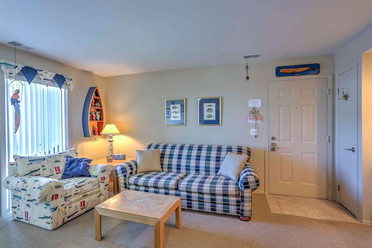Charming 1BR Port Clinton Condo Pool!