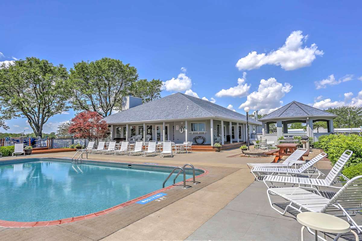 Charming 1BR Port Clinton Condo Pool!