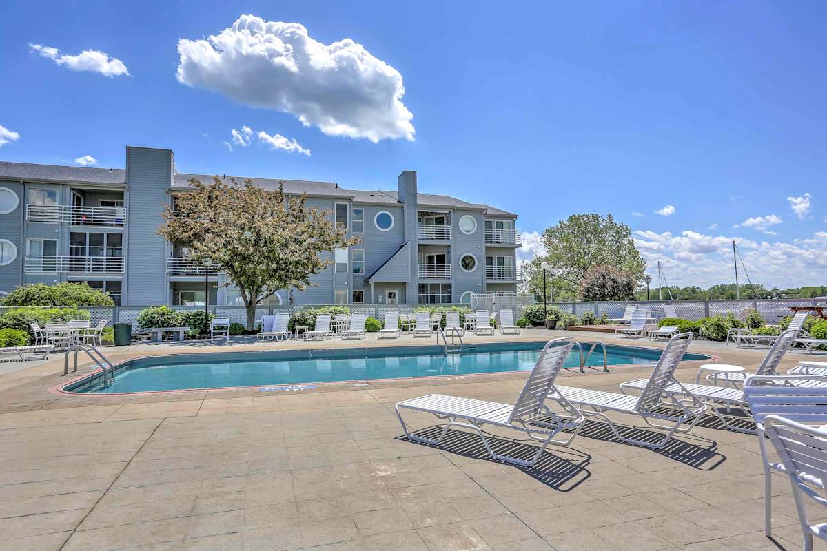 Charming 1BR Port Clinton Condo Pool!