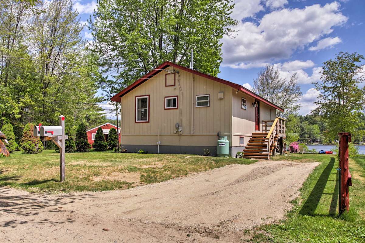 Lakefront Wakefield Cottage w/ Deck & Water Views!