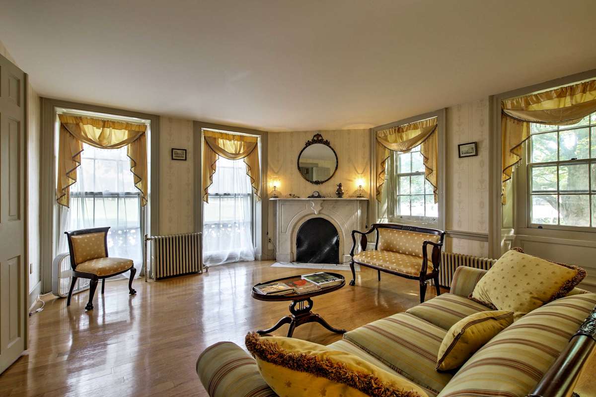 Elegant 5BR Norwich House Ballroom