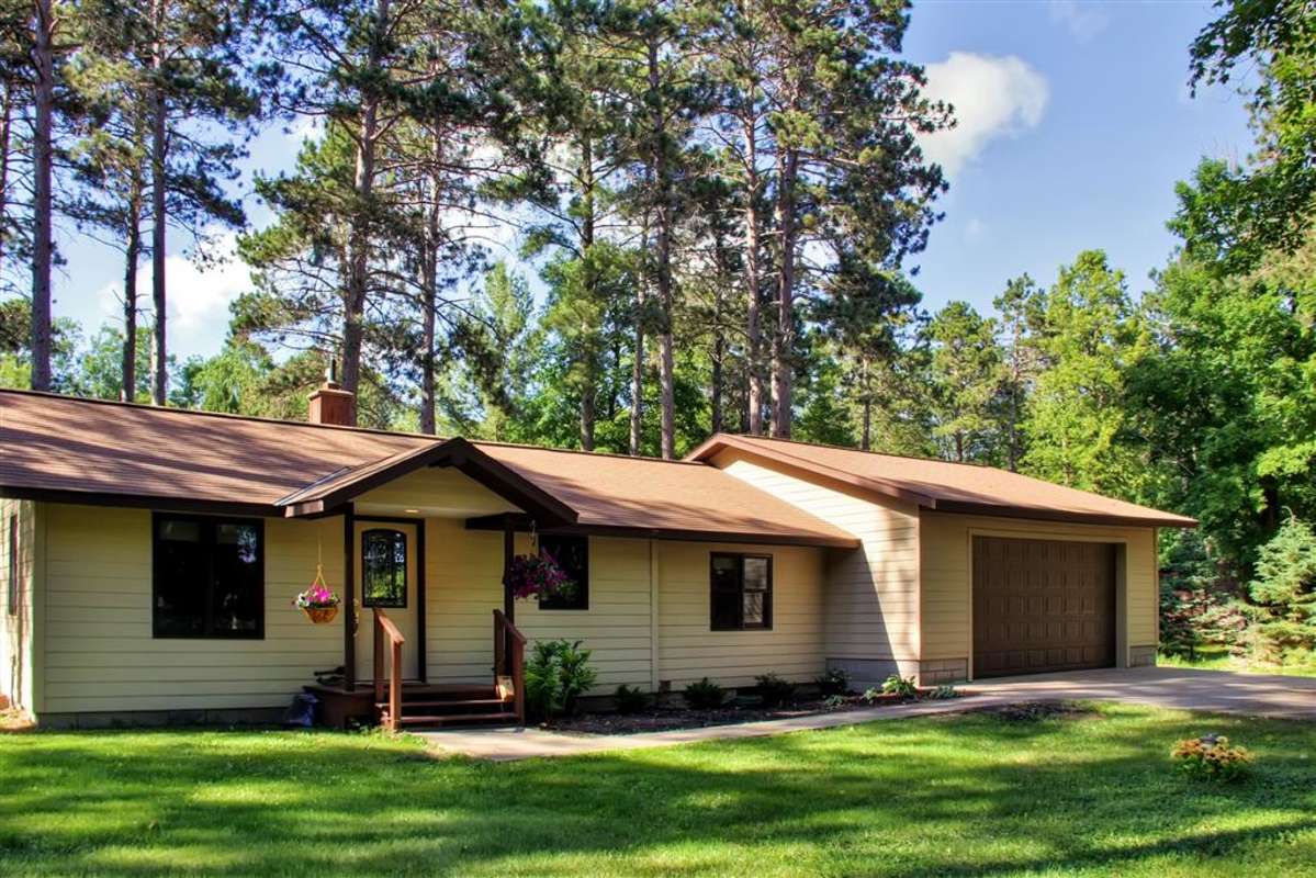 Crosslake Cabin w/Fire Pit & Yard, Steps from Lake