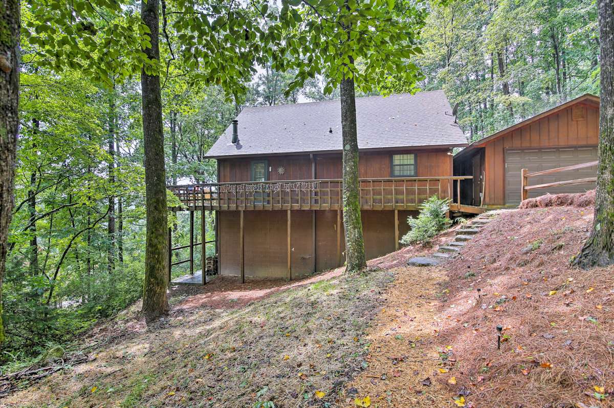 Enchanting Tiger Cabin w/ Deck & Forest/Mtn Views!