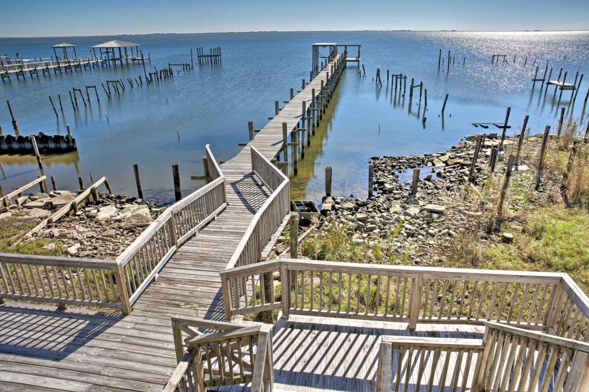 Waterfront New Orleans Home w/Private Dock