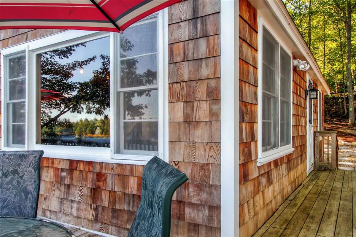 Pristine 2BR E Wakefield Cottage on Waterfront!