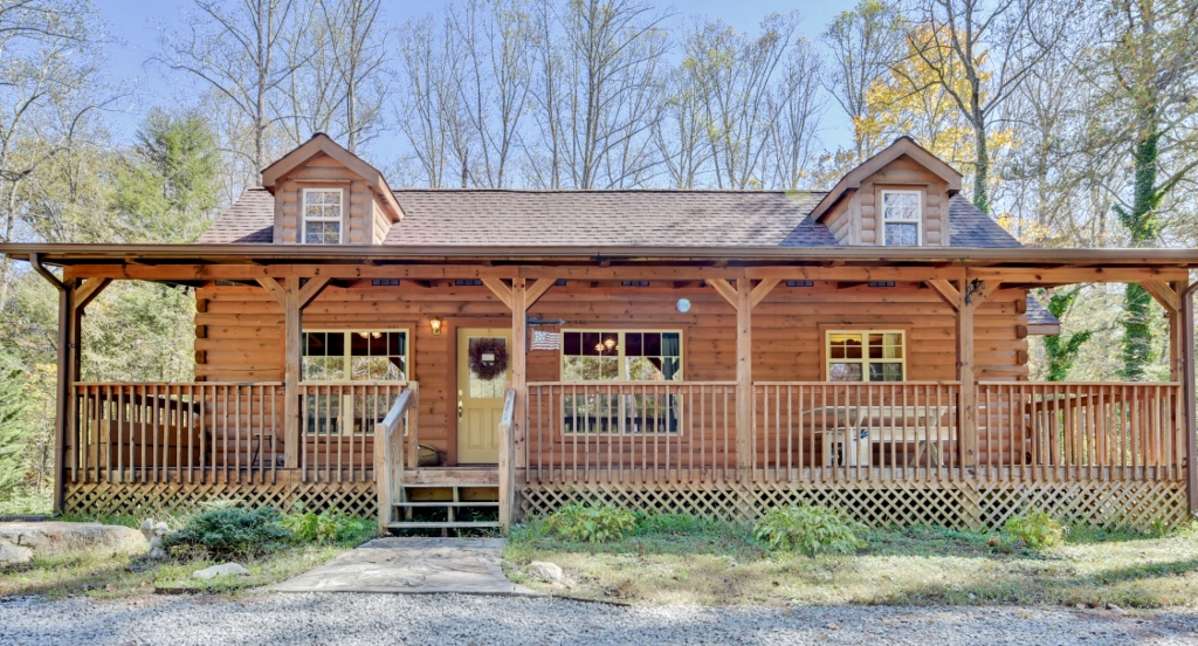 Rustic 2BR Hendersonville Cabin w/Spacious Deck!