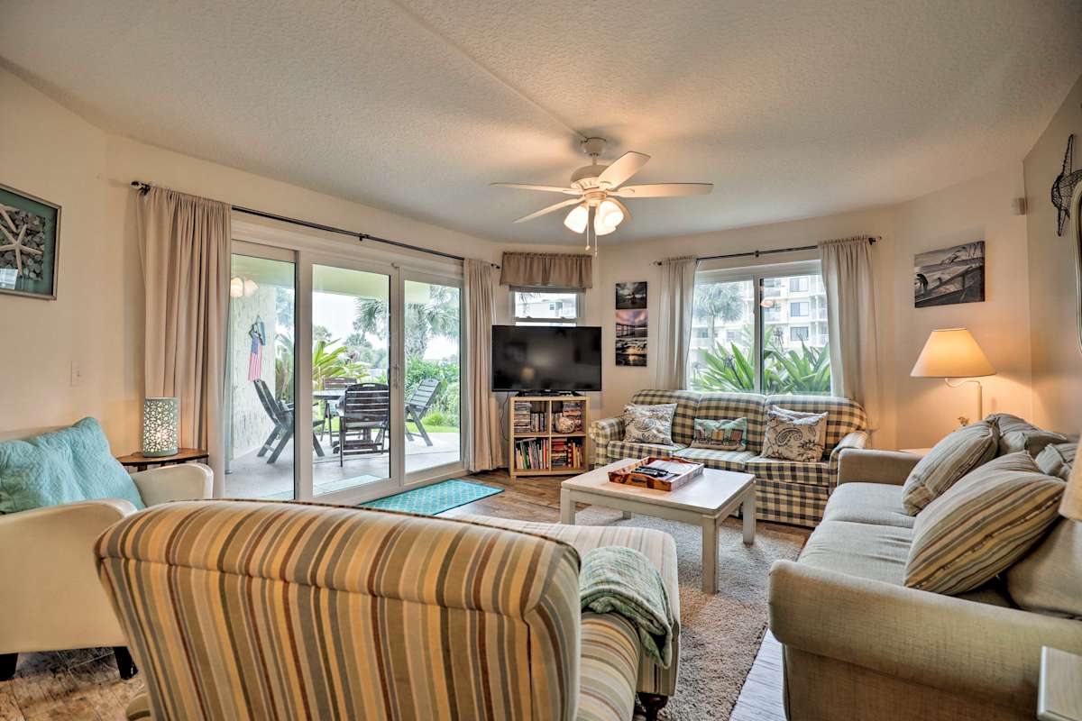 St. Augustine Beach Condo w/ Patio & Pool Access!