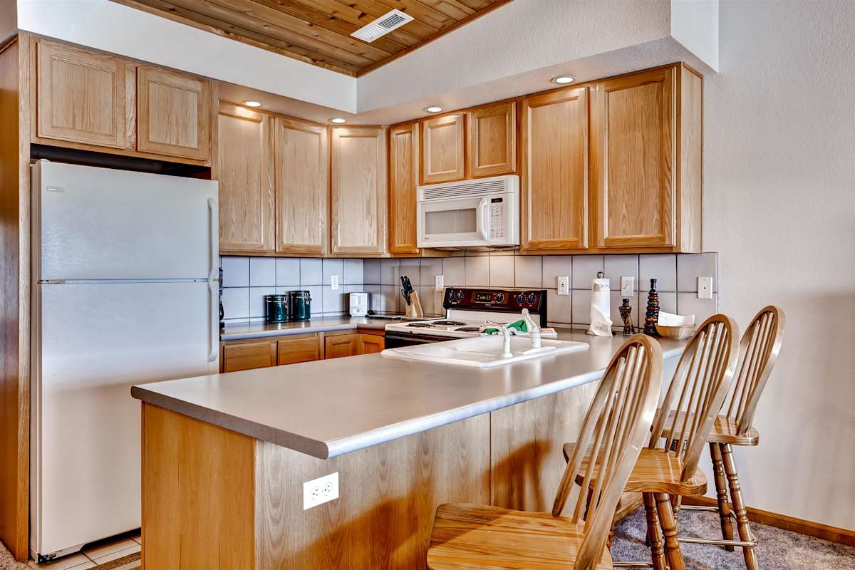 Grand Lake Condo w/ Deck & Panoramic Views!