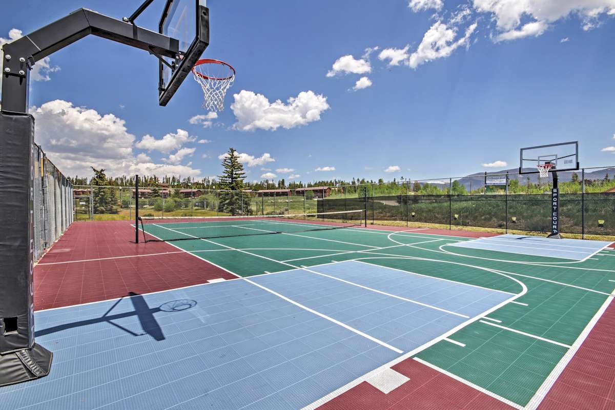 Grand Lake Condo w/ Deck & Panoramic Views!