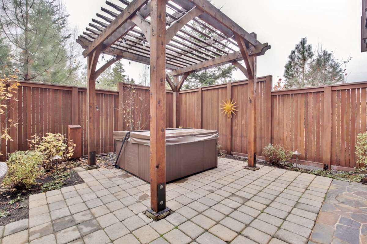 Cle Elum Condo w/View by River Hike, Golf & More