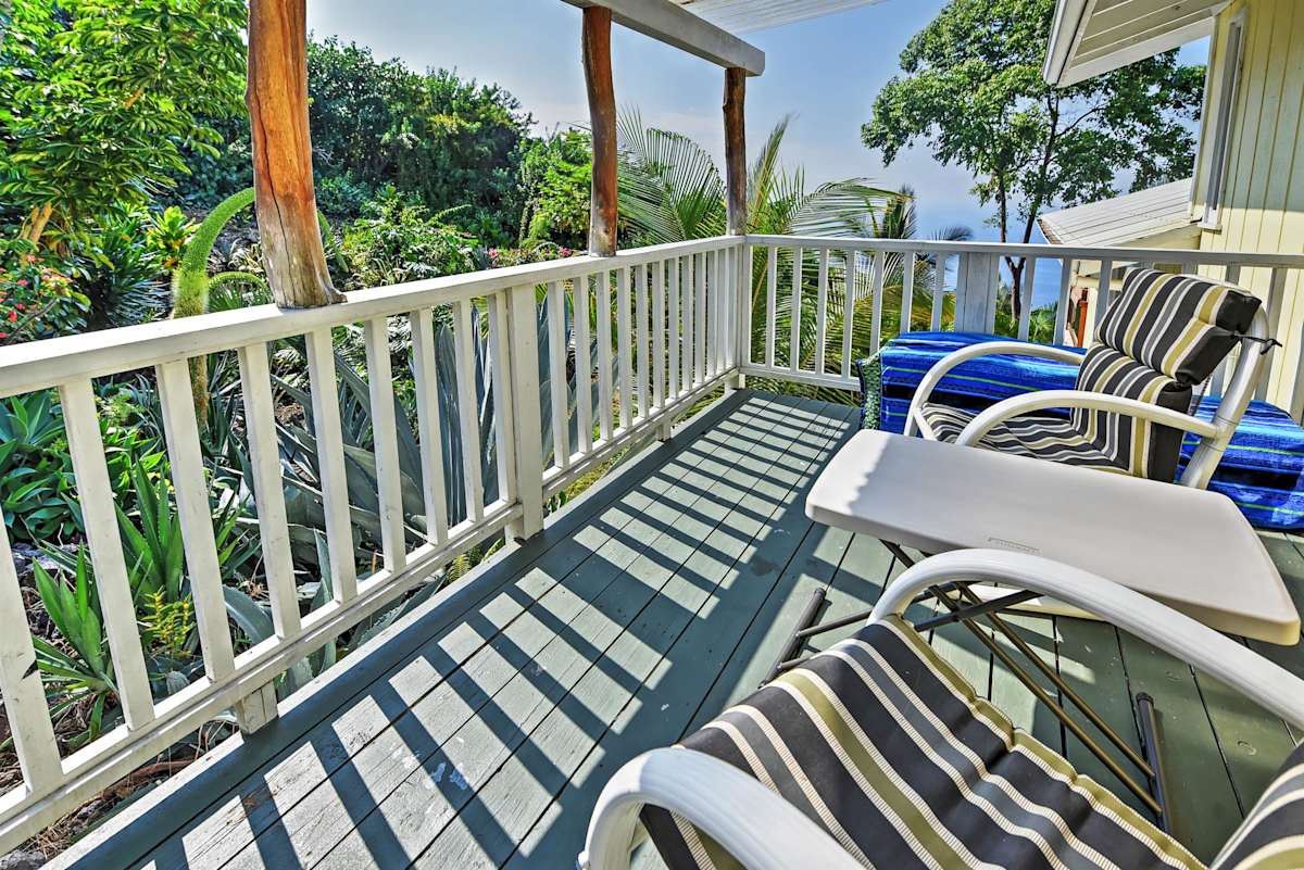 Captain Cook Home w/Lanai, Ocean Views, Beach Toys