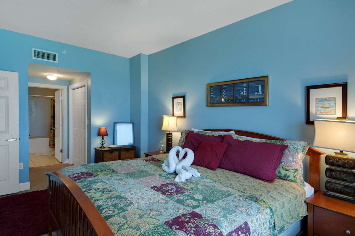 Panama City Beach Condo w/ Gulf Views & Balcony!