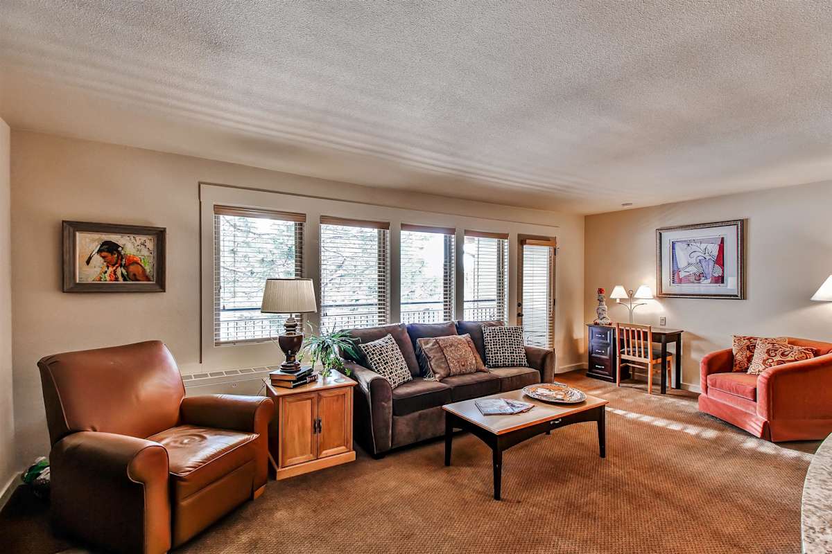 Bend Condo w/Deck & Forest Views!