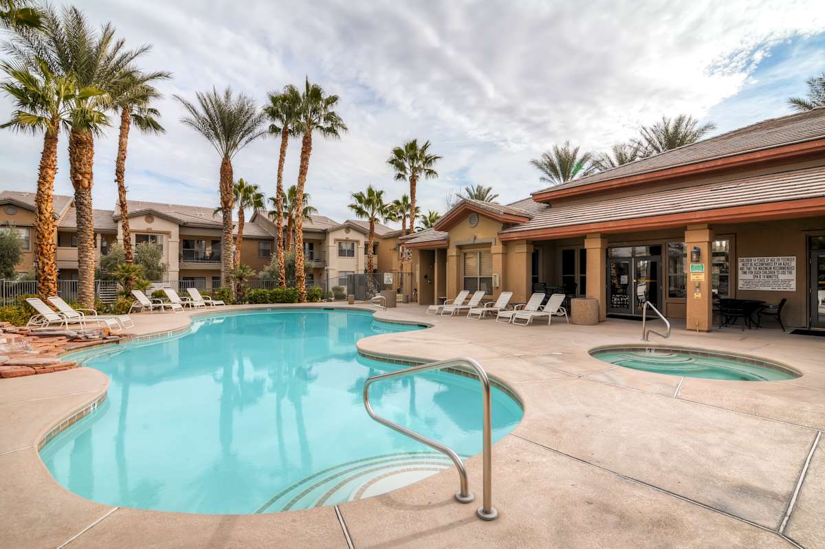 Condo w/Onsite Amenities 15 Mins to Vegas Strip
