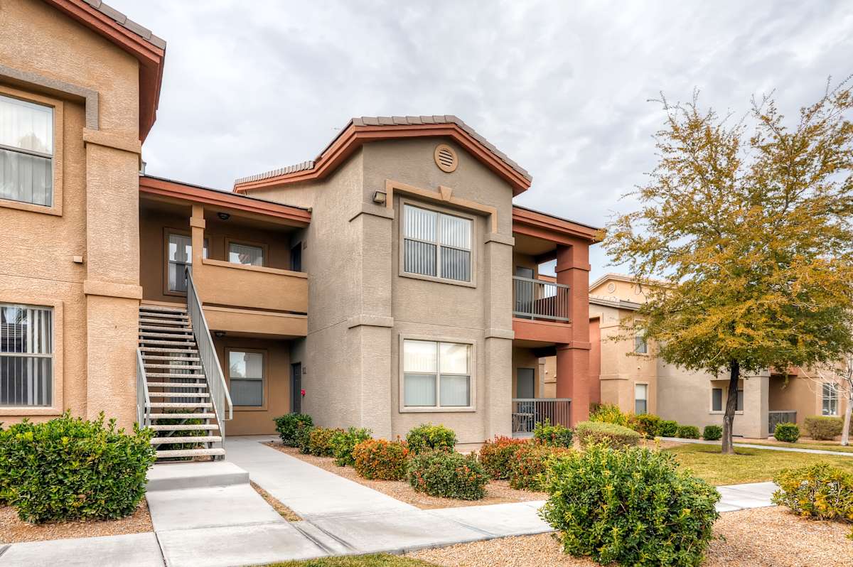 Condo w/Onsite Amenities 15 Mins to Vegas Strip