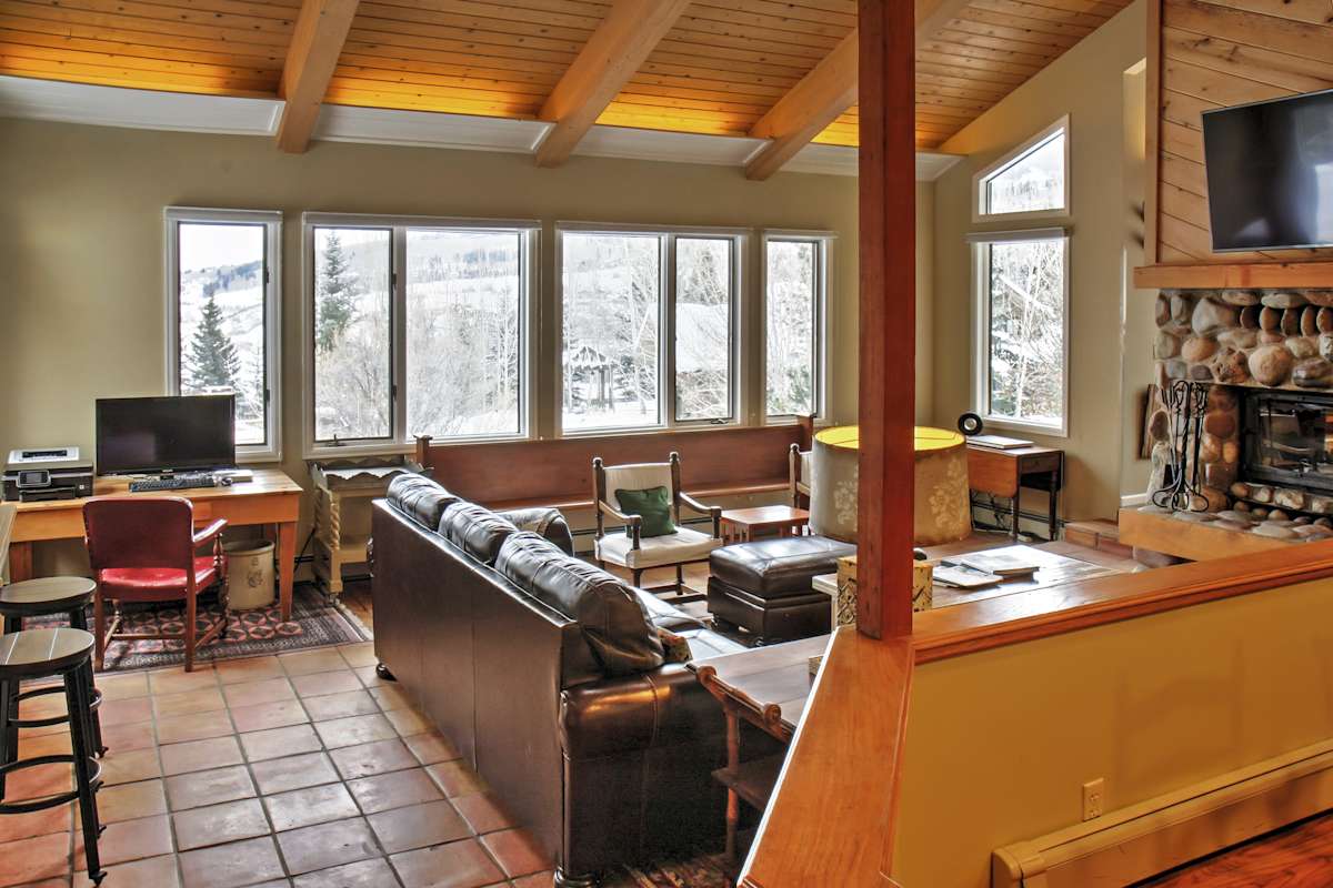 4BR Snowmass house w/ Private Hot Tub and Views!