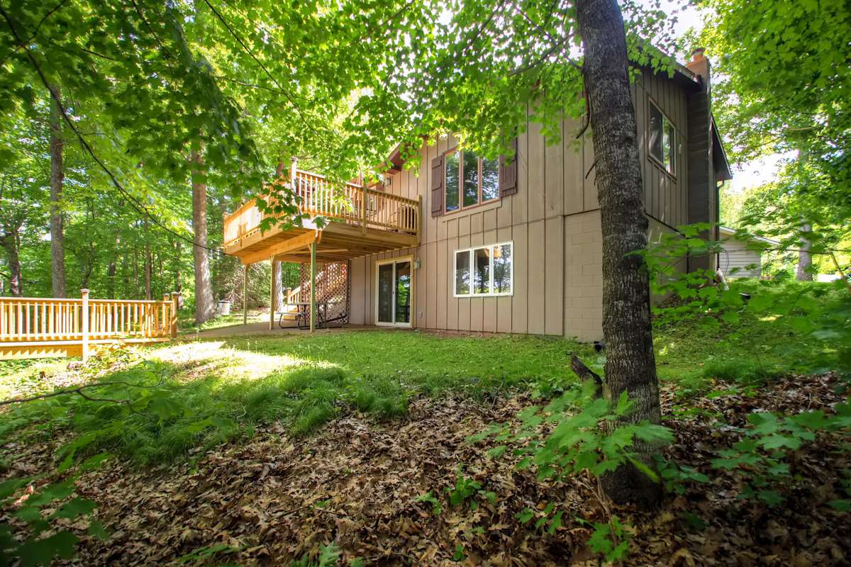 Remodeled Red Cedar Lake Home w/Pontoon Rental!