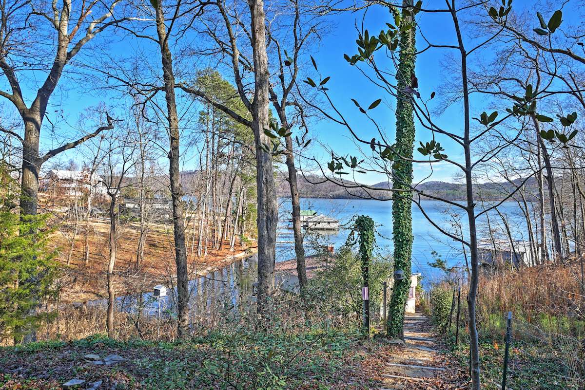 Paradise Cove Lakeside Cabin W Boathouse Dock