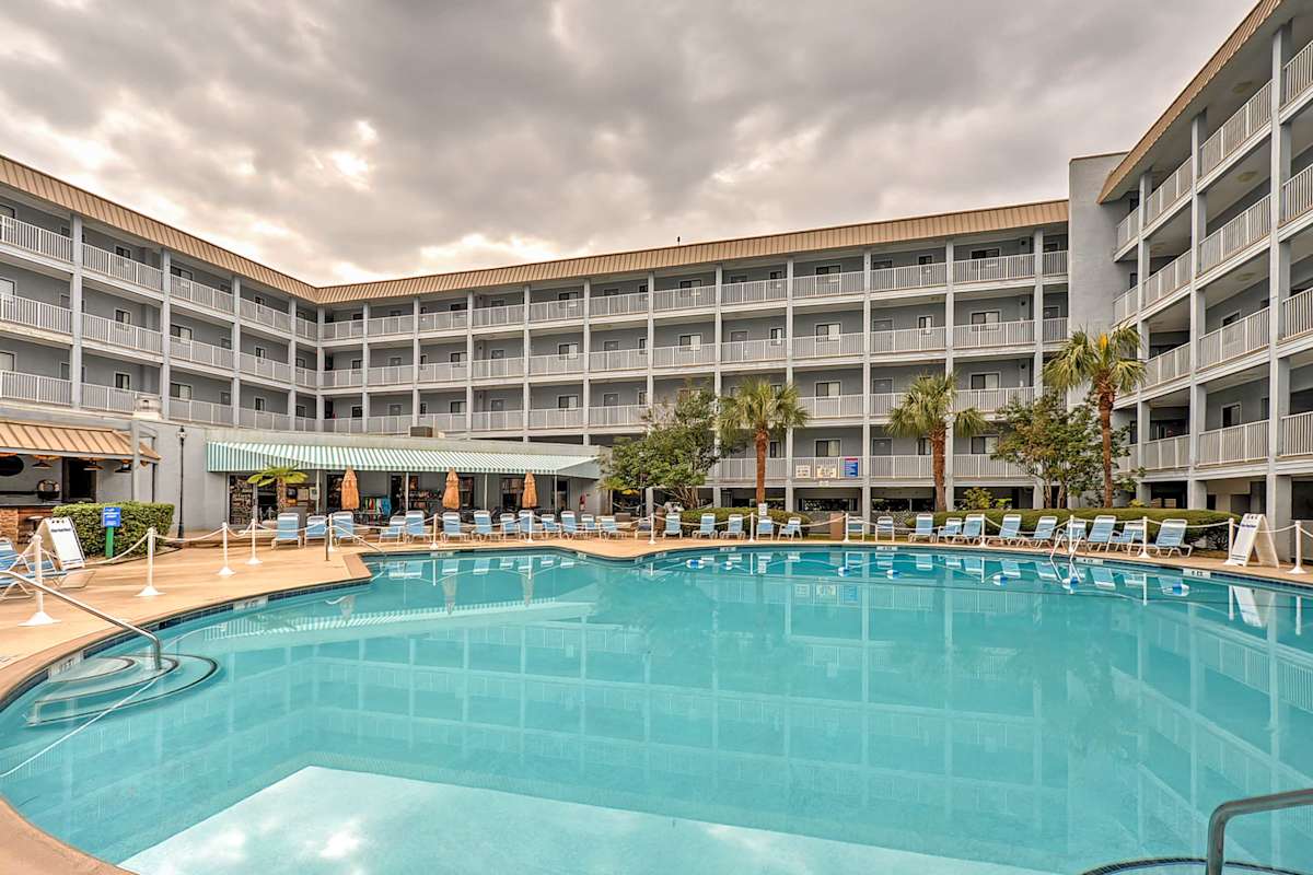 Hilton Head Island Condo w/3 Pools Walk to Beach