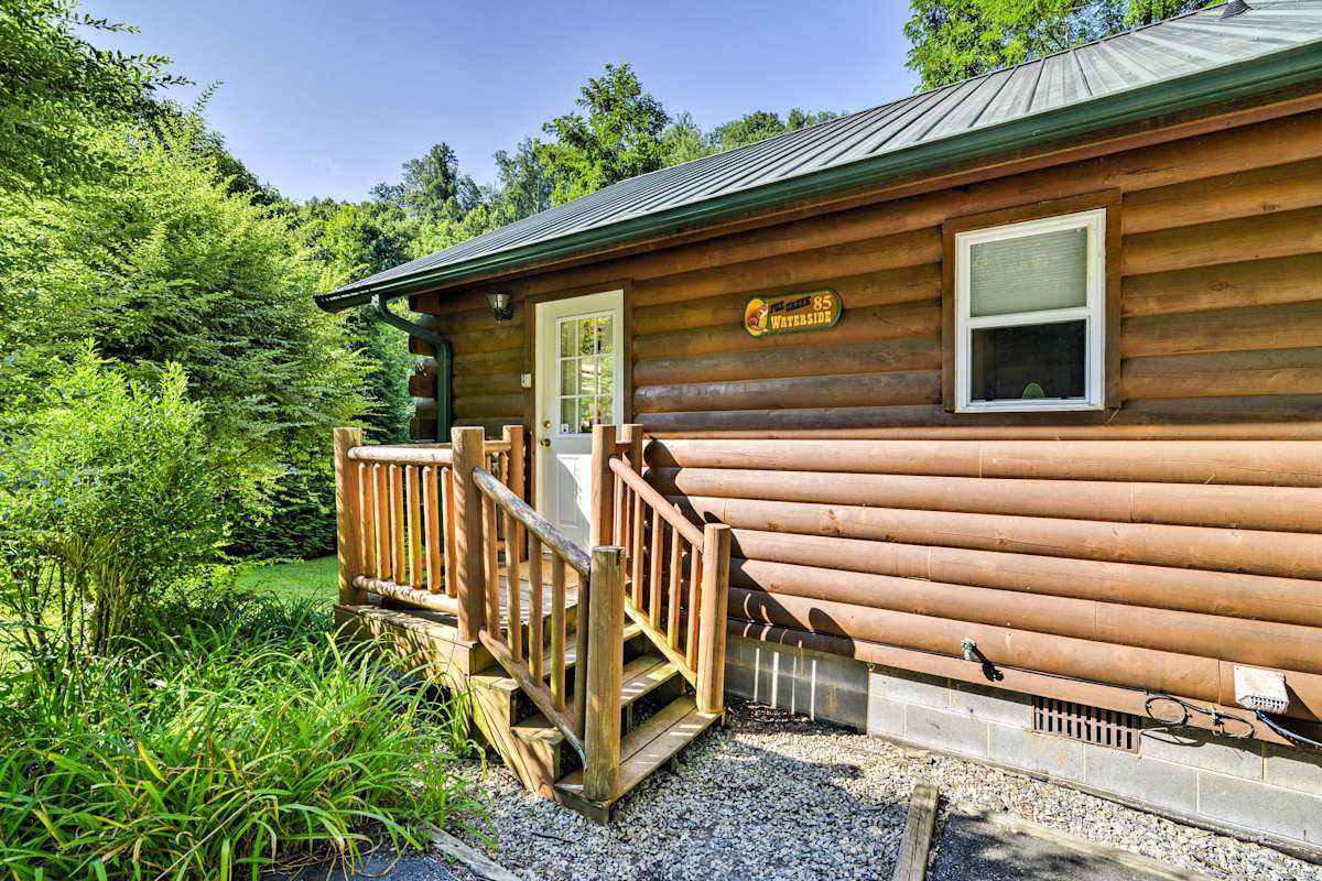 Creekside Bryson City Cabin W Hot Tub