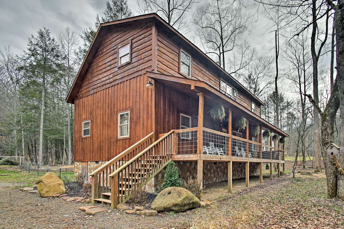 Creekside Gatlinburg Cabin W Porch Hot Tub