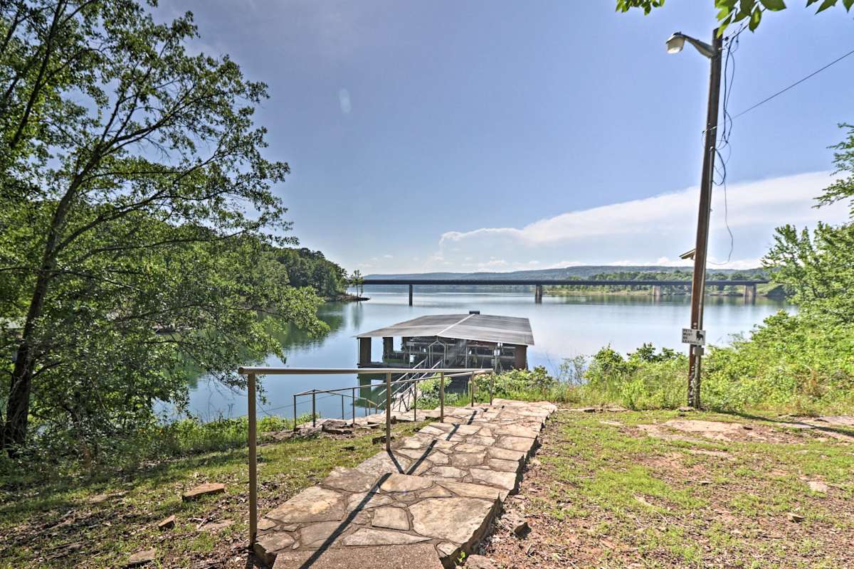 Greers Ferry Lakefront HomeDeck & Boat Slips