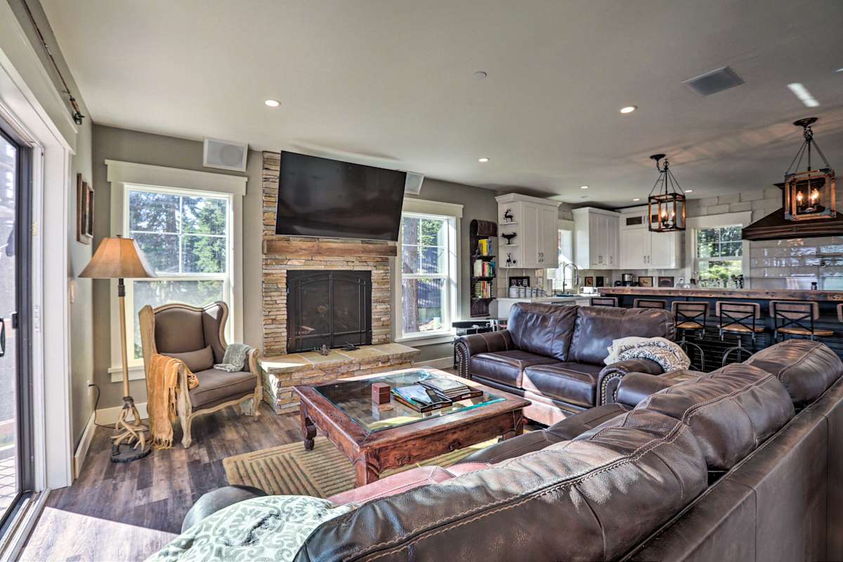 Stunning Luxury Cabin W Lake Tahoe Views Hot Tub