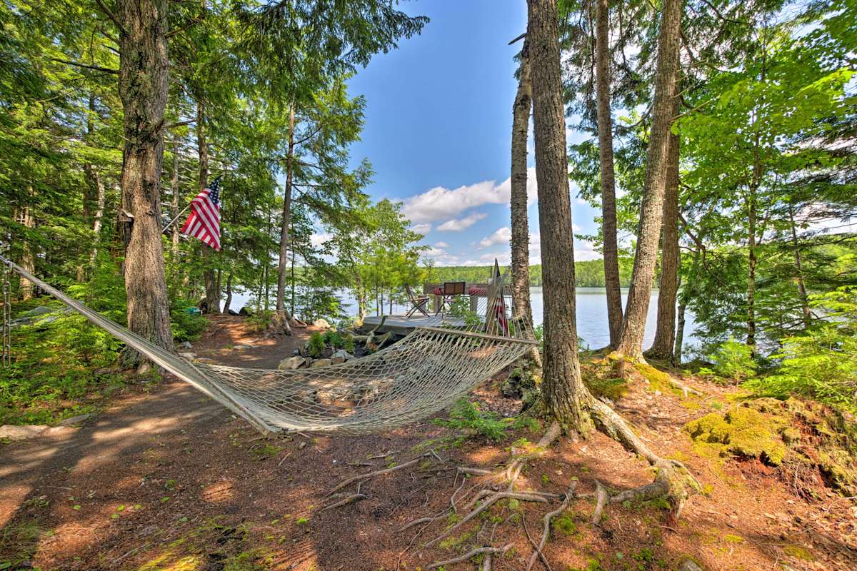 Calm Waterfront Great Pond Cottage W Hot Tub Deck