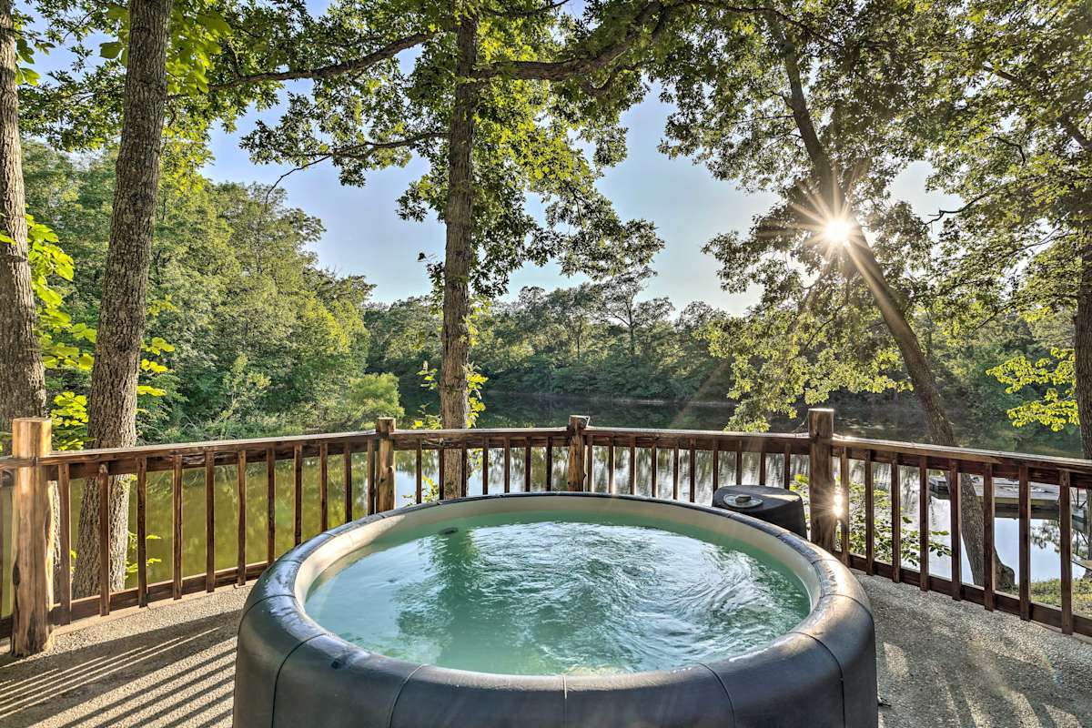 Remote Cabin On 30 Acres W Dock Private Lake