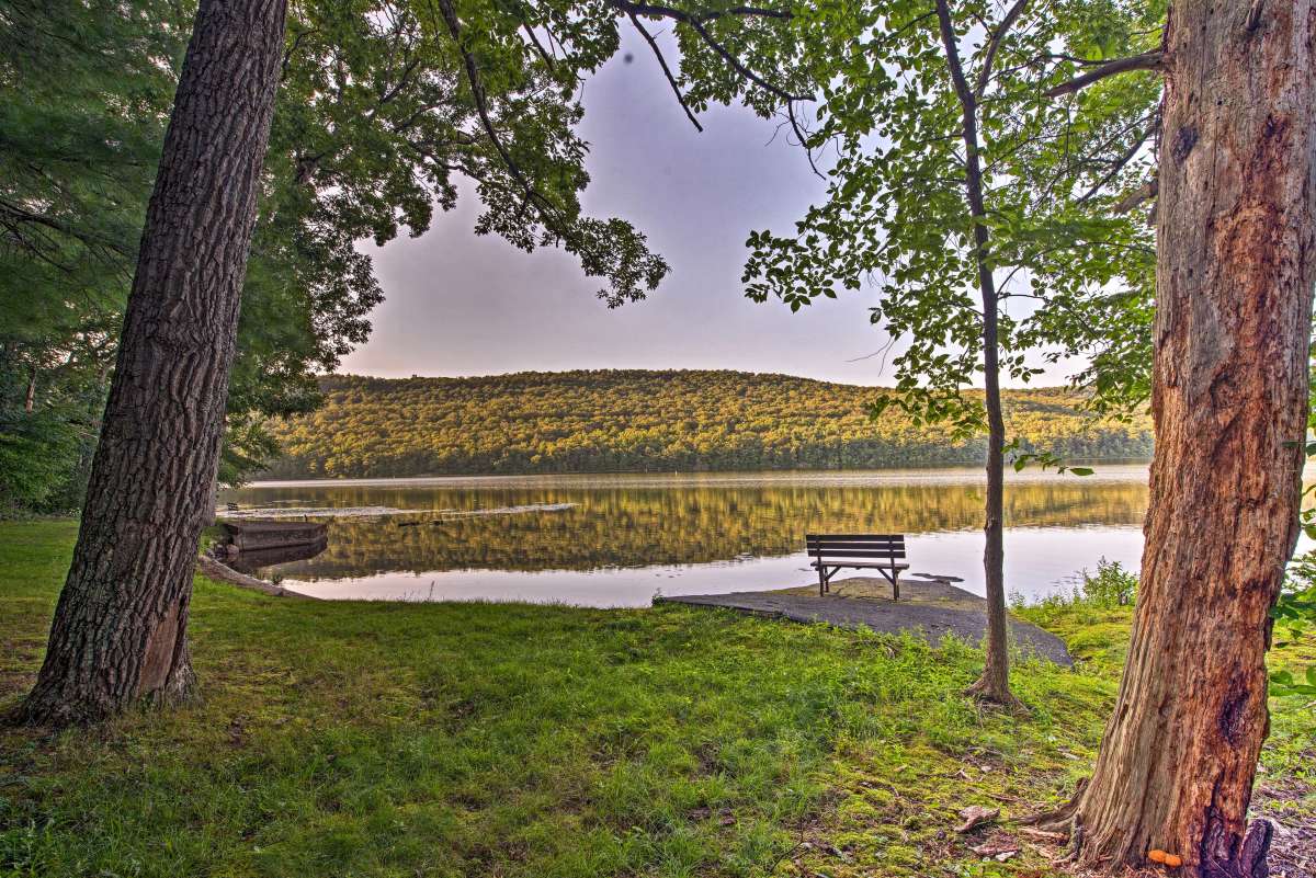 Historic Stone Cottage W Firepit Walk To Lily Lake