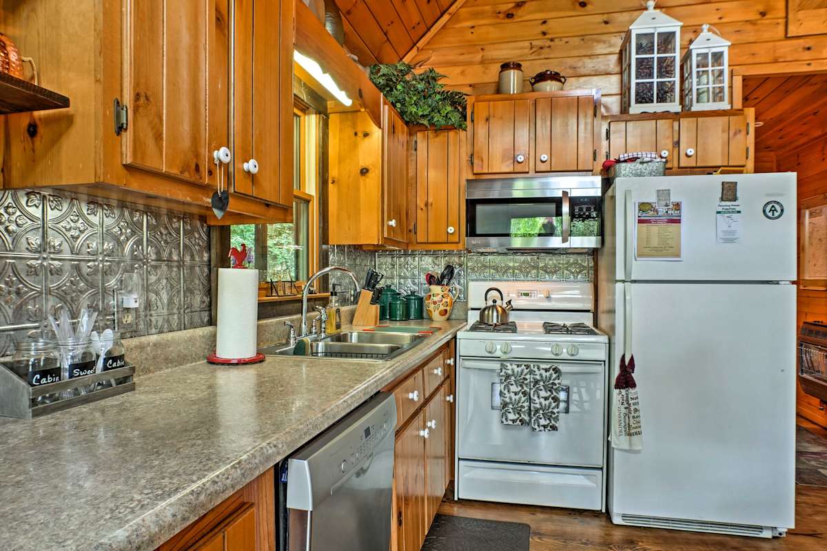 Coosawattee River Resort Cabin W Fire Pit Grill