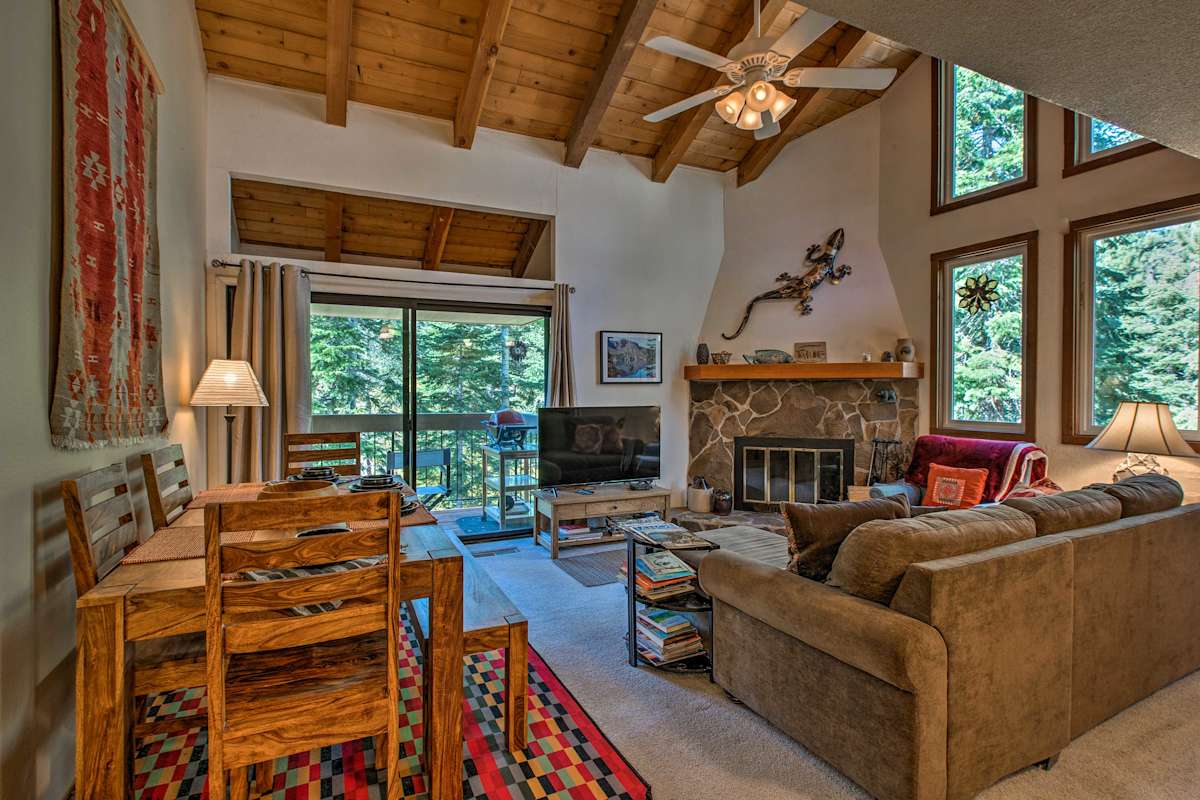 Carnelian Bay Condo 2 Min To North Lake Tahoe