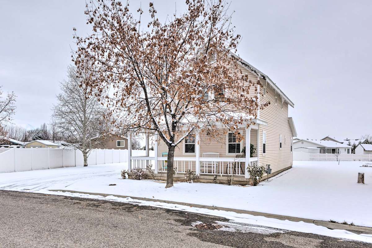Updated Home Near Top Attractions Hiking Usu