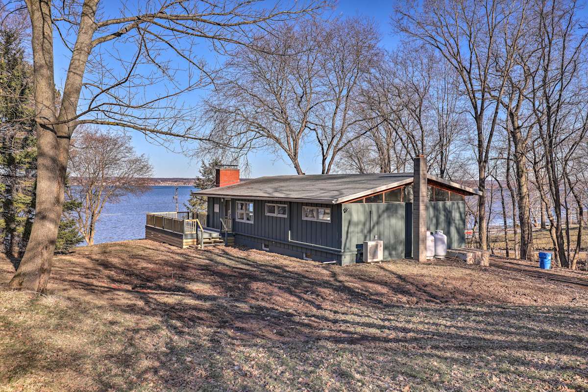 Renovated Cottage on Cayuga Lake Wine Trail