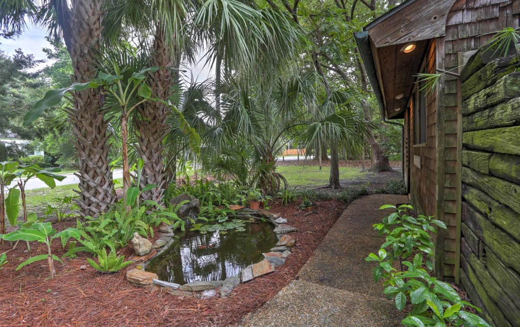 St Simons Island Banana House Evolve Vacation Rental