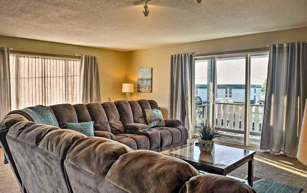 East Tawas Apartment Near Lake Huron Downtown