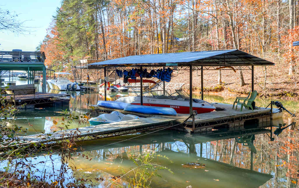 Quiet Waterfront Cumming Cottage On Lake Lanier