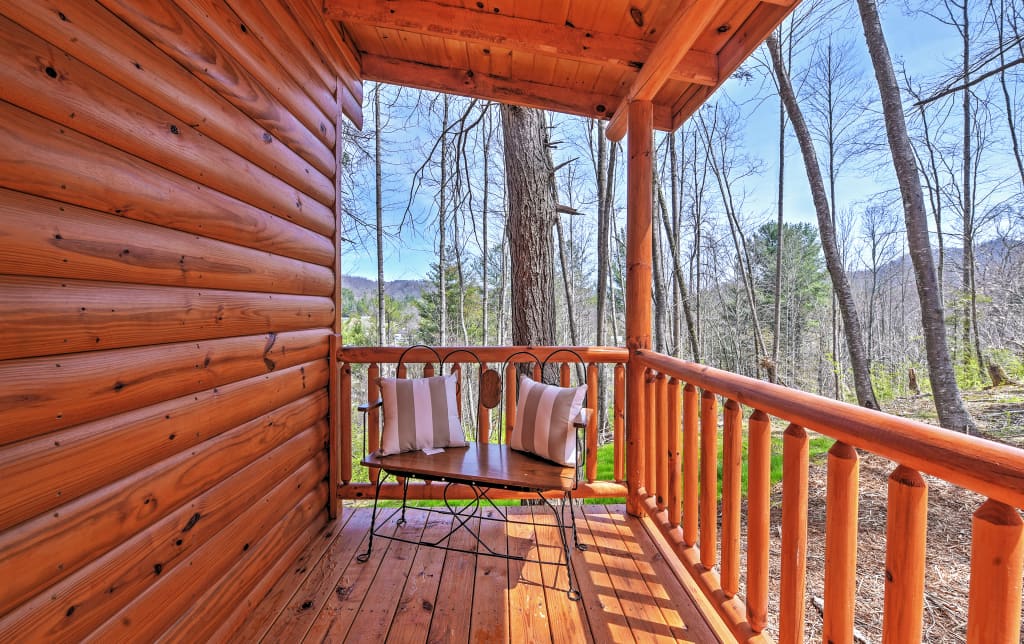 Secluded Roan Mountain Cabin W Deck Hot Tub