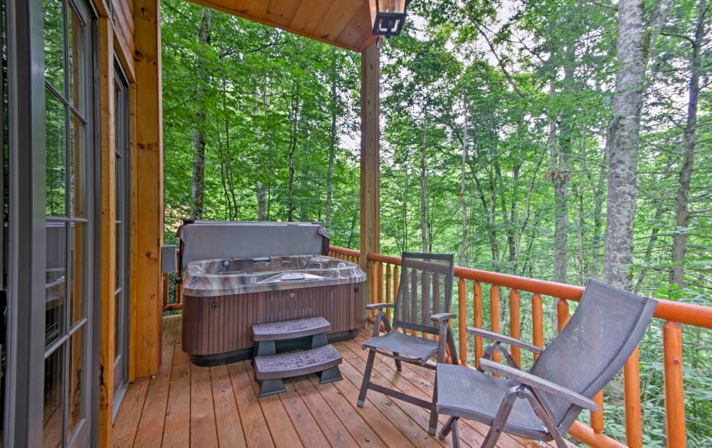 Secluded Roan Mountain Cabin W Deck Hot Tub