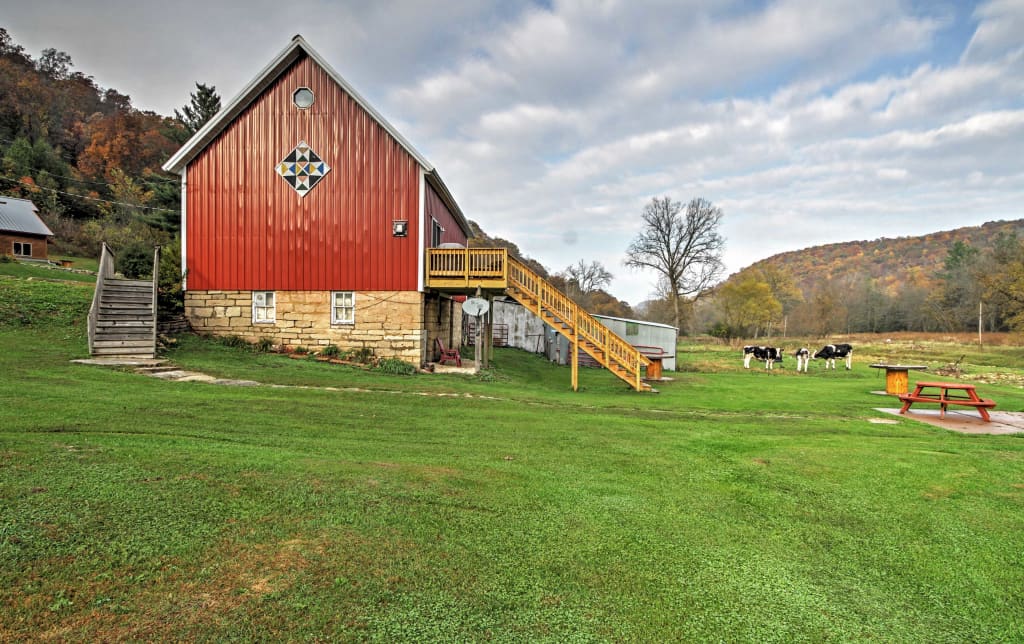 Unique Renovated Winona Barn W 2 Decks On 80 Acres