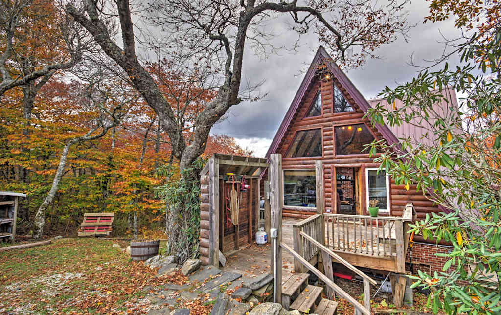 Peaceful Slopeside Beech Mountain Cabin W Hot Tub