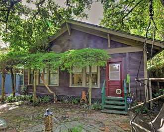 Condo W Pool Access 15 Mins To Downtown Houston